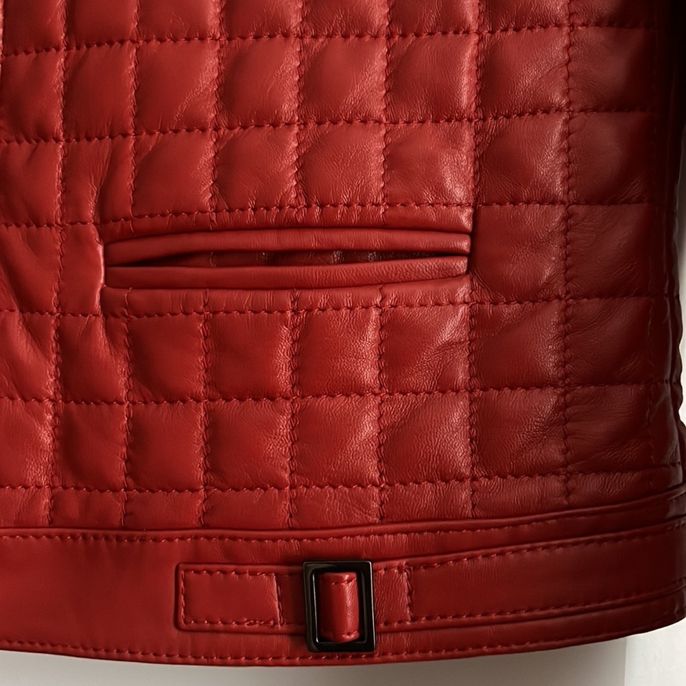 Red real leather size S jacket.As new.2 front pockets.Great for indoor and out. - Picture 2 of 6